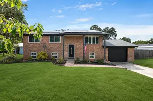 102 NW Robinwood Dr, Fort Walton Beach, FL 32548 - Photo 1