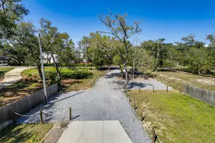 5129 Soundside Dr, Gulf Breeze, FL 32563 - Photo 13