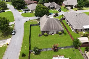 402 Wych Cir, Crestview, FL 32536 - Photo 23