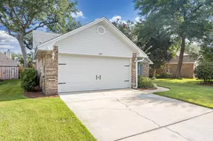 305 Parkwood Pl, Niceville, FL 32578 - Photo 3
