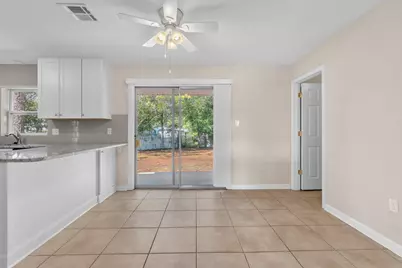 385 Lincoln Avenue, Valparaiso, FL 32580 - Photo 9