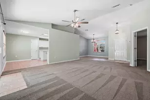 1243 Jefferyscot Dr, Crestview, FL 32536 - Photo 9