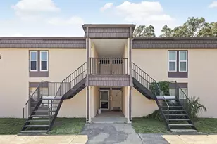 401 NW Marshall Ct, Fort Walton Beach, FL 32548 - Photo 1