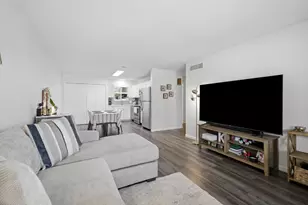 201 E College Blvd, Niceville, FL 32578 - Photo 5