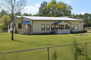 93 N Raphael Rd, Defuniak Springs, FL 32433 - Photo 1
