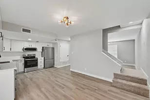 136 Valencia Dr, Fort Walton Beach, FL 32547 - Photo 13