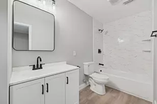 136 Valencia Dr, Fort Walton Beach, FL 32547 - Photo 17