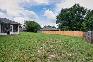 679 Brunson St, Crestview, FL 32536 - Photo 33