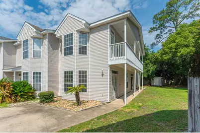 17 SE Chatelaine Circle, Fort Walton Beach, FL 32548 - Photo 1