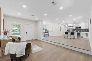 227 NE Staff Dr, Fort Walton Beach, FL 32548 - Photo 5