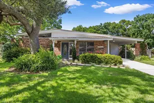 176 Marcia Dr, Mary Esther, FL 32569 - Photo 1