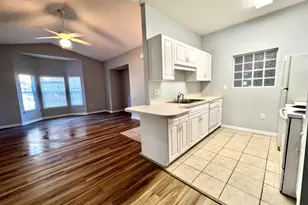 1501 N Partin Dr, Niceville, FL 32578 - Photo 9