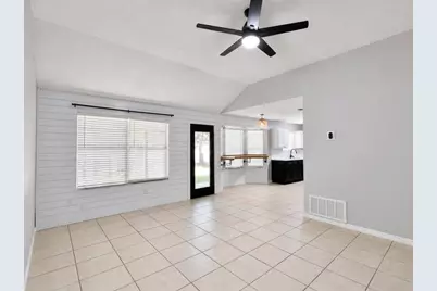 2244 Estate Circle, Navarre, FL 32566 - Photo 9