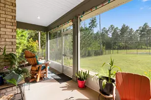247 E Sky Wy, Freeport, FL 32439 - Photo 9