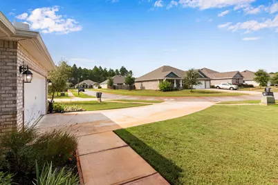 247 E Sky Way, Freeport, FL 32439 - Photo 5