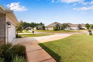 247 E Sky Wy, Freeport, FL 32439 - Photo 5