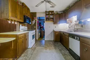 8 Walnut Ave, Shalimar, FL 32579 - Photo 9