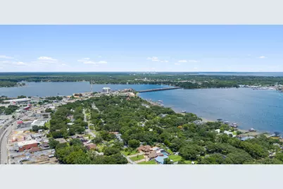 920 NE Beachview Drive, Fort Walton Beach, FL 32547 - Photo 41