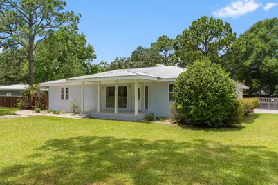 920 NE Beachview Drive, Fort Walton Beach, FL 32547 - Photo 1