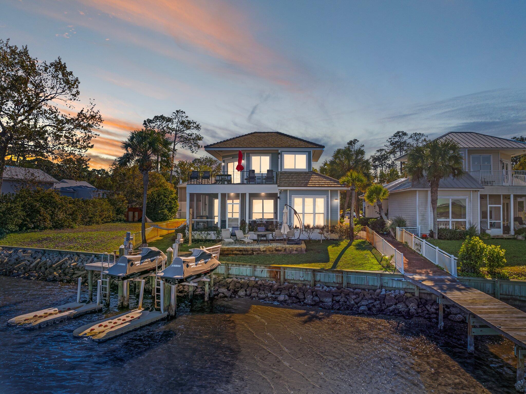 38 Garden Bay Ct main architectural view