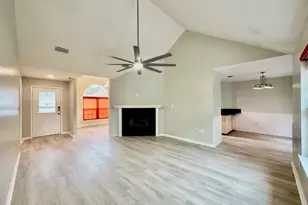 519 E Timberlake Dr, Mary Esther, FL 32569 - Photo 3