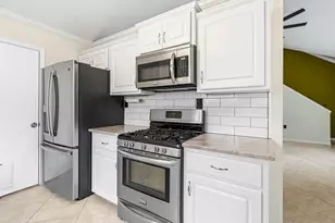 1055 Emerald Ln, Fort Walton Beach, FL 32547 - Photo 13