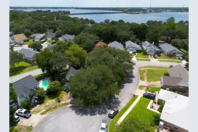 2586 Dana Court, Shalimar, FL 32579 - Photo 35