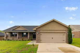 2214 Jernigan Dr, Crestview, FL 32536 - Photo 1