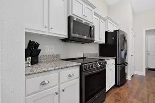 2214 Jernigan Dr, Crestview, FL 32536 - Photo 9