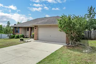 131 Bronze Cir, Crestview, FL 32539 - Photo 3