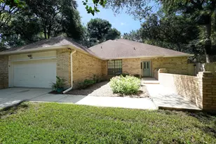 1695 Parkside Cir, Niceville, FL 32578 - Photo 3