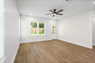 308 B Okaloosa Ave, Valparaiso, FL 32580 - Photo 13