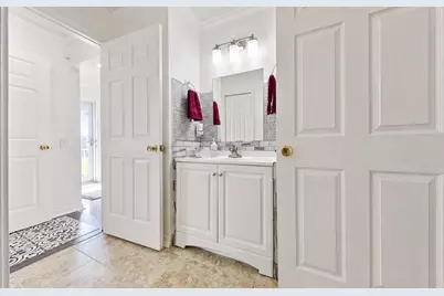 300 Loveland Circle, Pensacola, FL 32526 - Photo 11