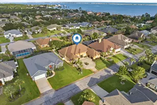 2008 Fontainebleau Ct, Navarre, FL 32566 - Photo 45
