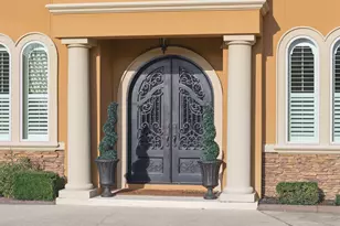 2008 Fontainebleau Ct, Navarre, FL 32566 - Photo 3