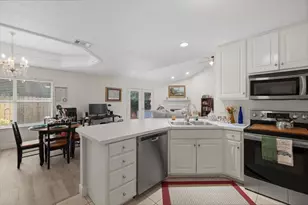 2199 Opal Ct, Fort Walton Beach, FL 32547 - Photo 13