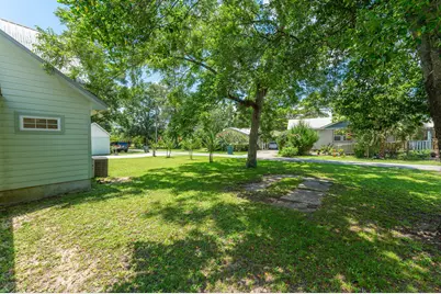 322 Crescent Drive, Defuniak Springs, FL 32435 - Photo 9