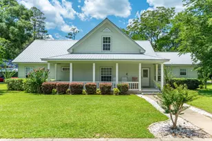 322 Crescent Dr, Defuniak Springs, FL 32435 - Photo 1