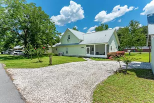 322 Crescent Dr, Defuniak Springs, FL 32435 - Photo 5