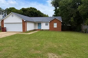 218 Westview Dr, Crestview, FL 32536 - Photo 1