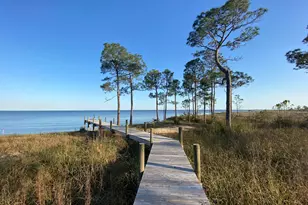 1086 Oyster Bay Dr, Milton, FL 32583 - Photo 1