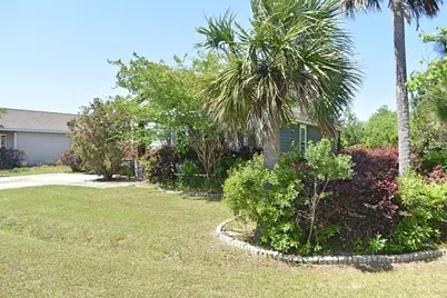 416 Tropical Way, Freeport, FL 32439 - Photo 3