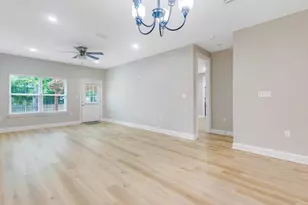 557 Valparaiso Pkwy, Valparaiso, FL 32580 - Photo 11