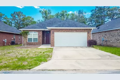557 Valparaiso Parkway, Valparaiso, FL 32580 - Photo 1