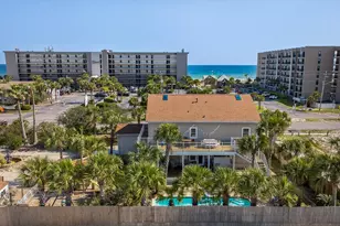 631 Pelican Dr, Fort Walton Beach, FL 32548 - Photo 1