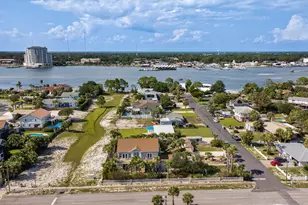 631 Pelican Dr, Fort Walton Beach, FL 32548 - Photo 9