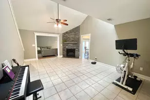 132 Menzel St, Valparaiso, FL 32580 - Photo 3