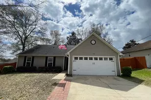 132 Menzel St, Valparaiso, FL 32580 - Photo 1