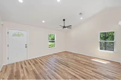 916 E Dogwood Avenue, Defuniak Springs, FL 32433 - Photo 11