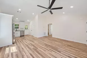 916 E Dogwood Ave, Defuniak Springs, FL 32433 - Photo 13